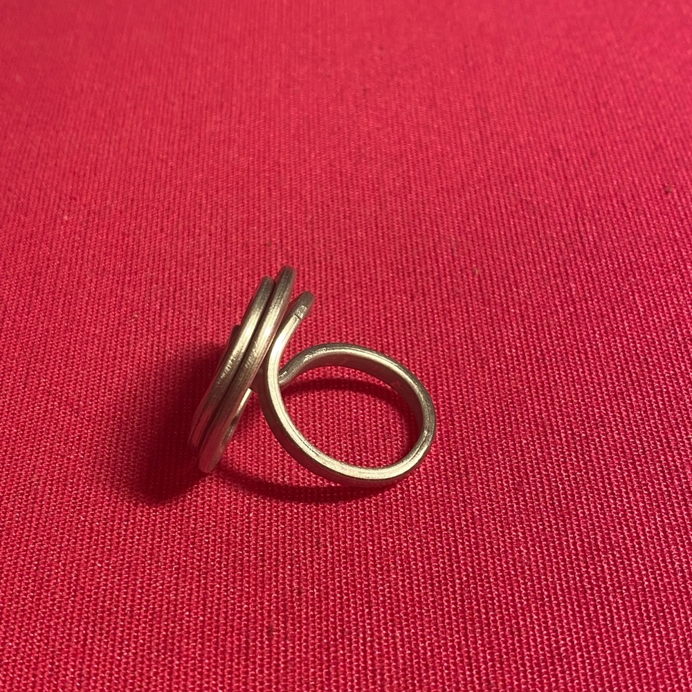 Ring - Picture 3 of 5